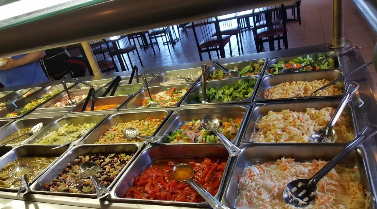 Fresh food at Stage Door East Deli and Pizza